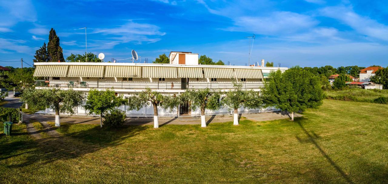 Michalos Apartments Paralía Skotínis Exterior foto